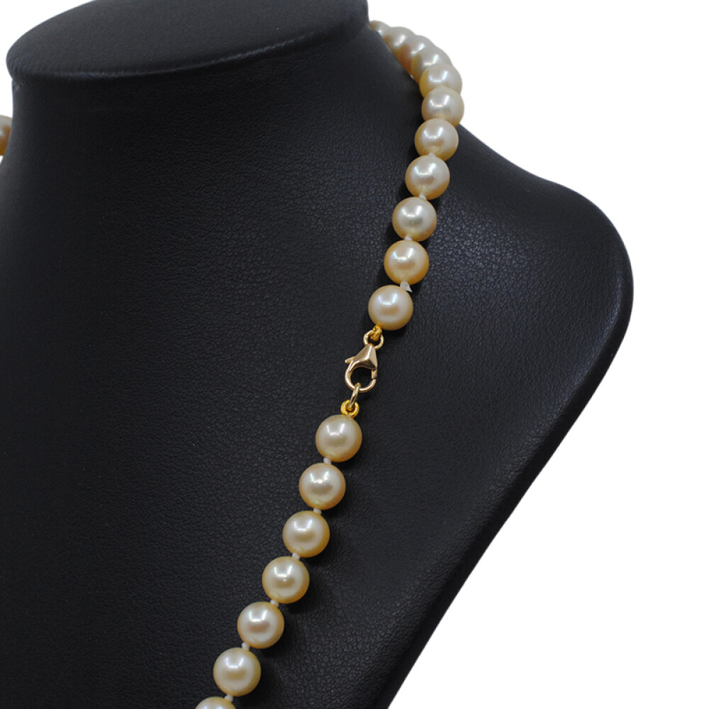 Collar de perlas de cultivo de 7 a 7,5 mm, con broche en oro 18k. Largo 44,cm Collar de perlas de cultivo de 7 a 7,5 mm, con broche en oro 18k. Largo 44,cm