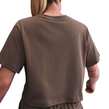 Remera Casual Tee Essential Futura de Mujer Chocolate