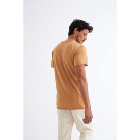 Remera básica Calt Camel