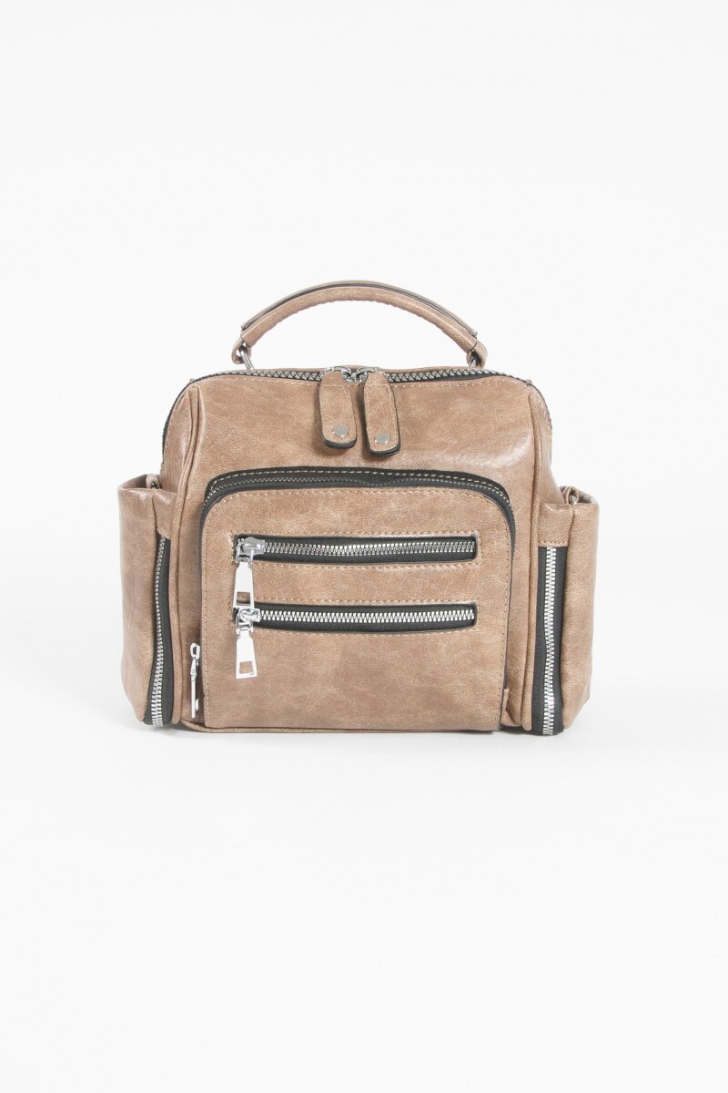 Mochila bandolera con bolsillo camel