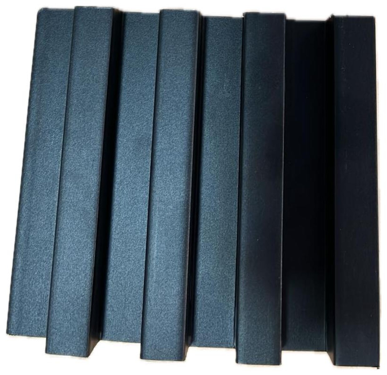 Panel ranurado WPC negro 