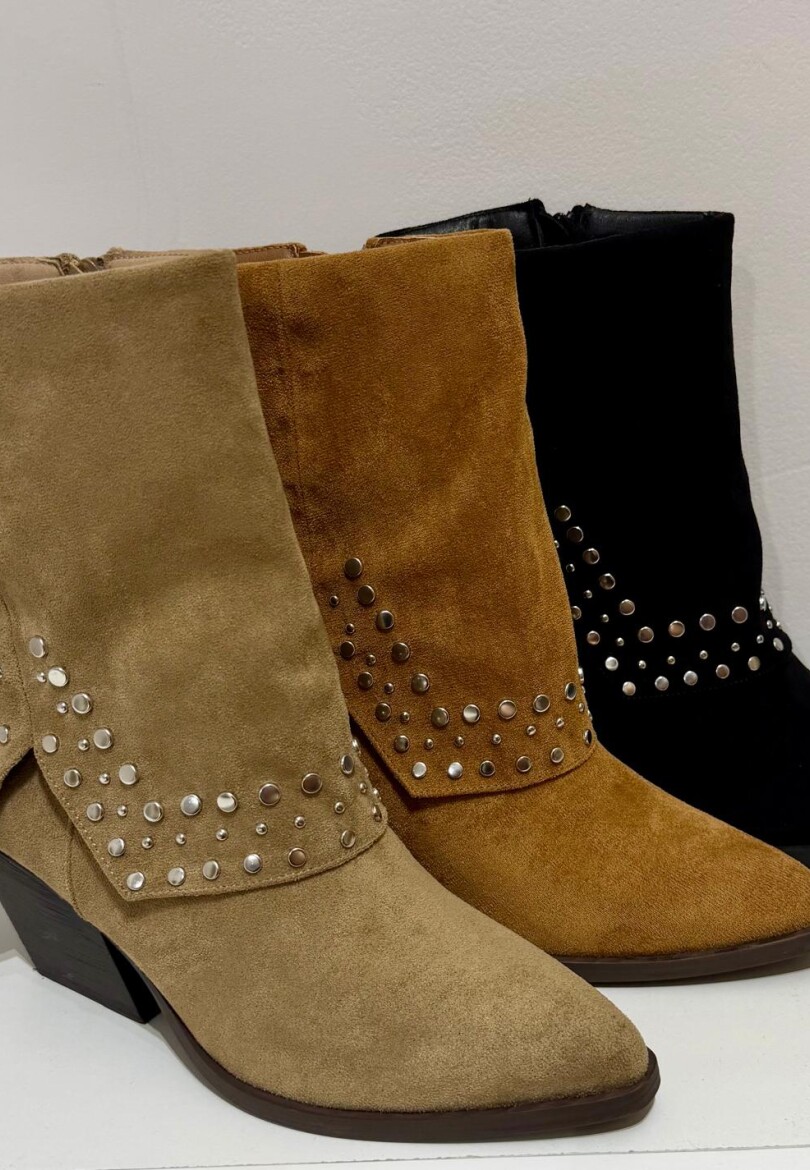 BOTA CORTA TACHA Camel