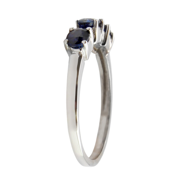 Anillo Máxima de oro blanco 18k con zafiros ovales y brillantes Anillo Máxima de oro blanco 18k con zafiros ovales y brillantes