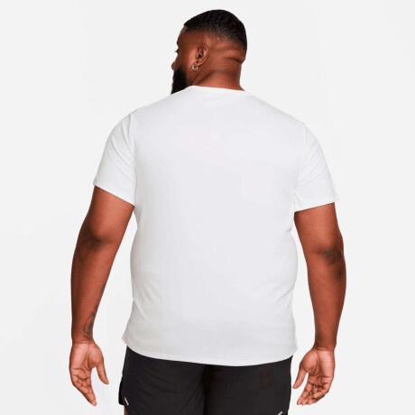 Remera Nike Dri-Fit Miler De Hombre Blanco