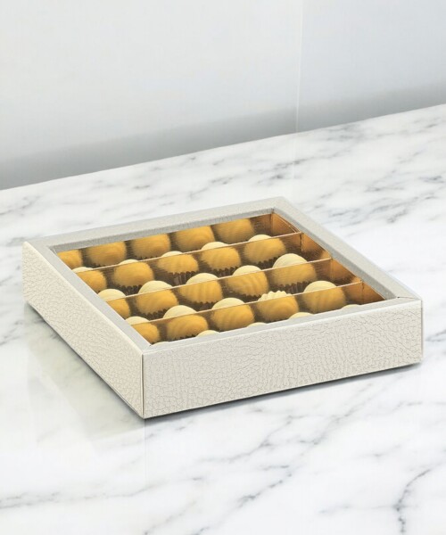 Caja bombones 14,5x14,5x3,5 cm. - PELLE BIANCO+ORO Caja bombones 14,5x14,5x3,5 cm. - PELLE BIANCO+ORO