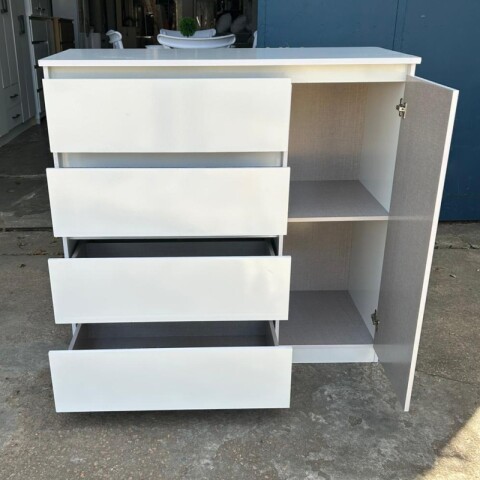 [OUTLET] Comoda Cajonera Vega para Dormitorio 4 Cajones con Rieles Telescópicos y 1 Puerta - Blanco [ SOLO RETIRO EN LOCAL ] [OUTLET] Comoda Cajonera Vega para Dormitorio 4 Cajones con Rieles Telescópicos y 1 Puerta - Blanco [ SOLO RETIRO EN LOCAL ]