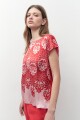 Blusa con estampa bicolor rojo