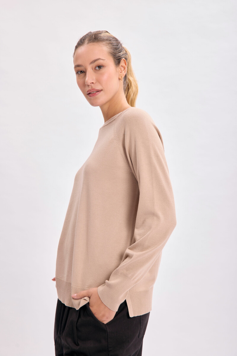 Buzo básico cuello redondo Beige
