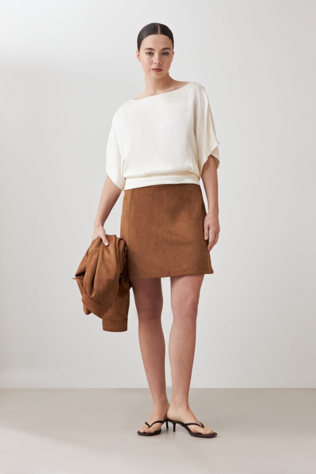 Blusa satinada beige