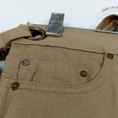 Delantal Corto Simil Pantalón Bolsillos Unisex Gris