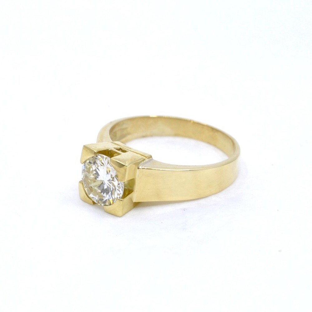 Anillo En Oro 18K Con Brillante Anillo En Oro 18K Con Brillante