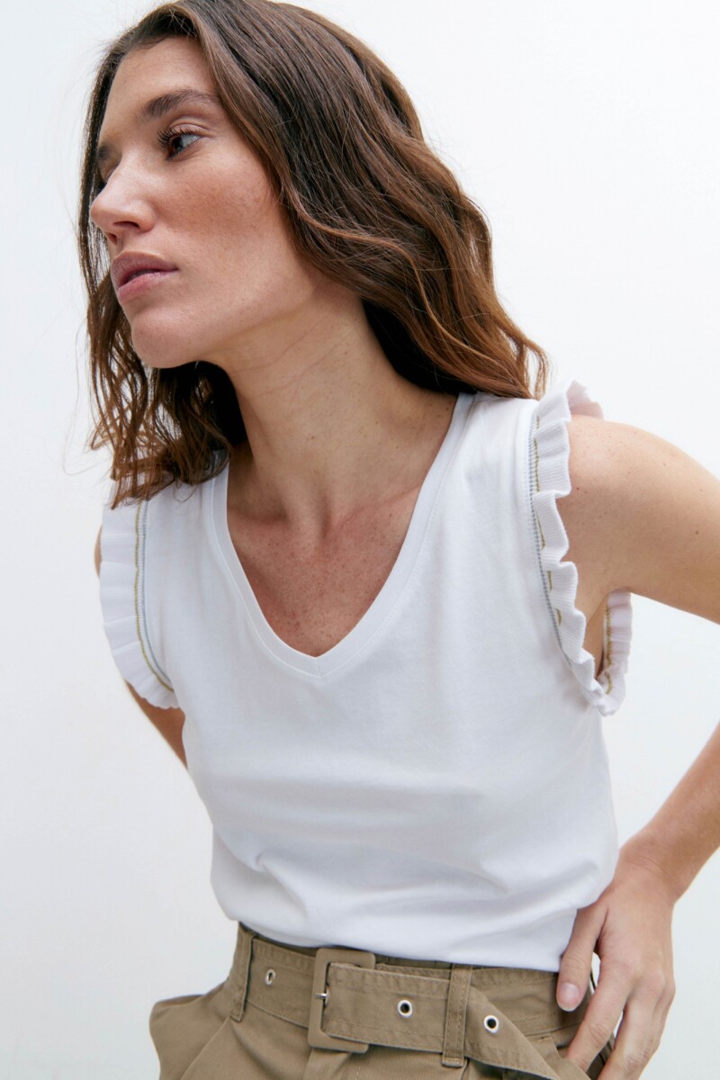 Musculosa escote V con volado tejido blanco