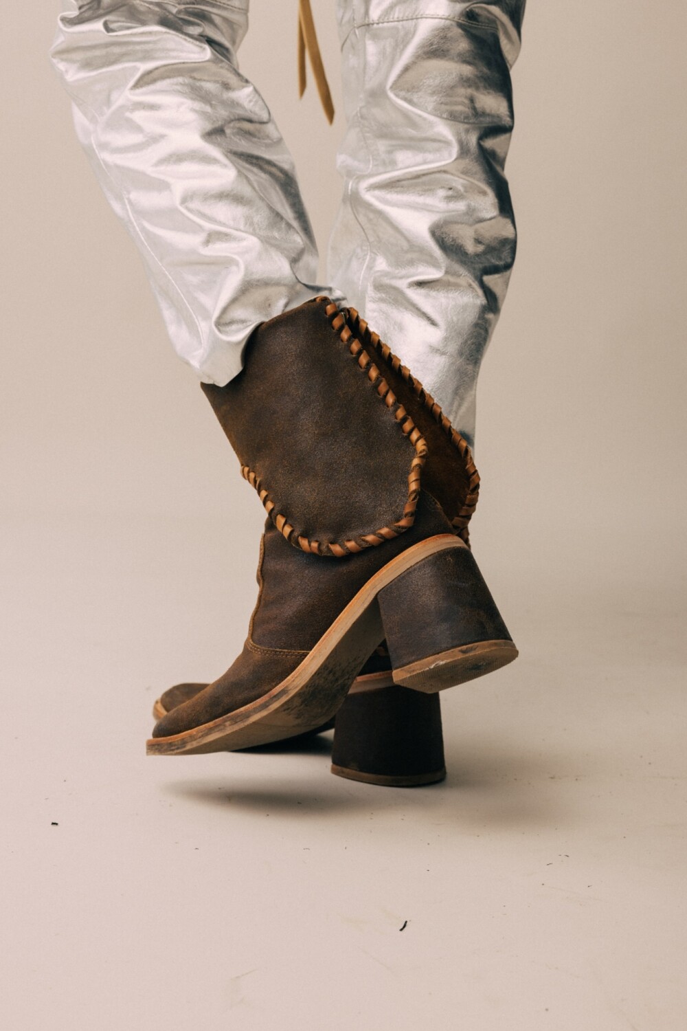 Wolf Boots Chocolate