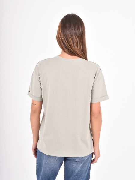 REMERA MILAT VERDE CLARO