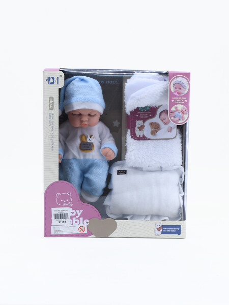 BEBE RECIEN NACIDO CON ROPA CELESTE
