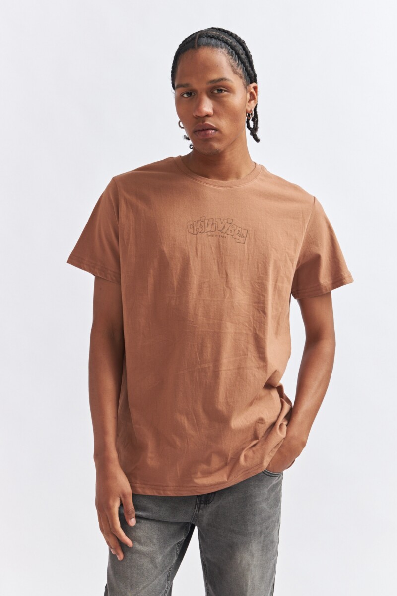 REMERA EZE - MARRON 