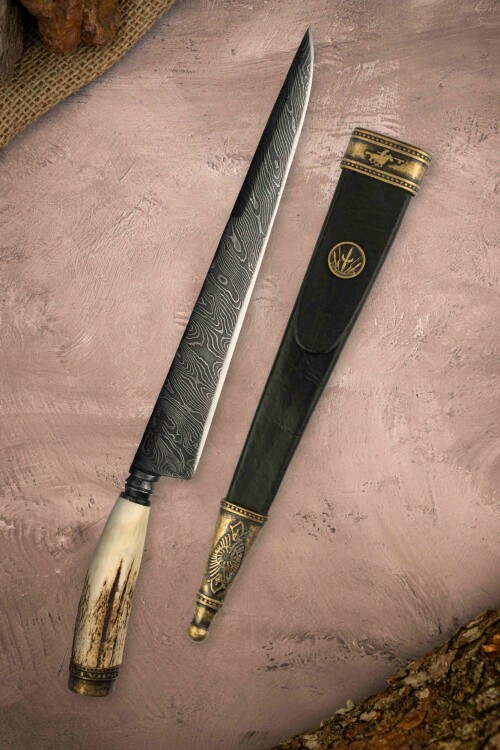 Cuchillo en Acero de Damasco, Cabo de Ciervo Cuchillo en Acero de Damasco, Cabo de Ciervo