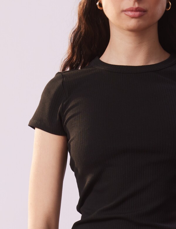 Remera Basica Ribs NEGRO