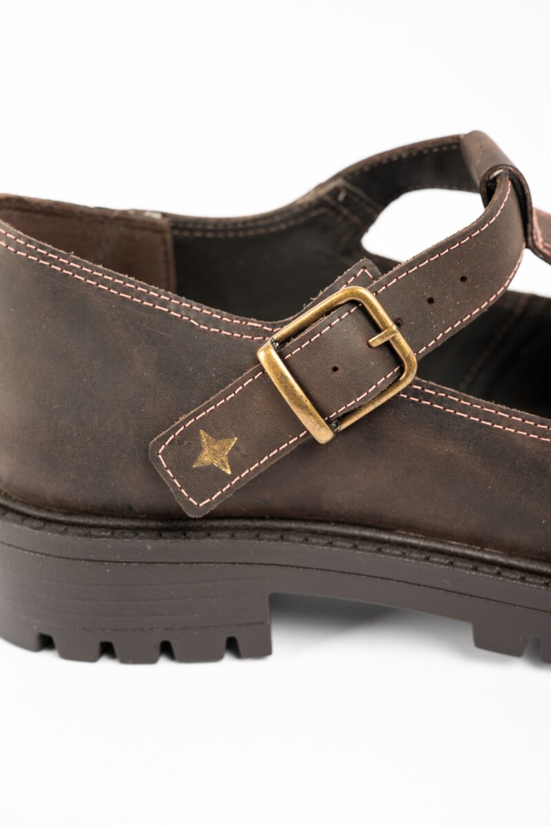Zapato Guillermina Cuero Chocolate