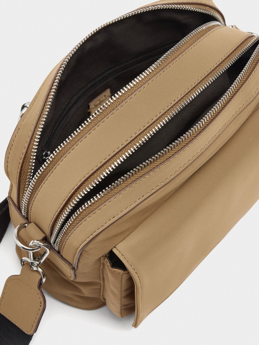 Bolso Bandolera De Nylon Con Solapa camel