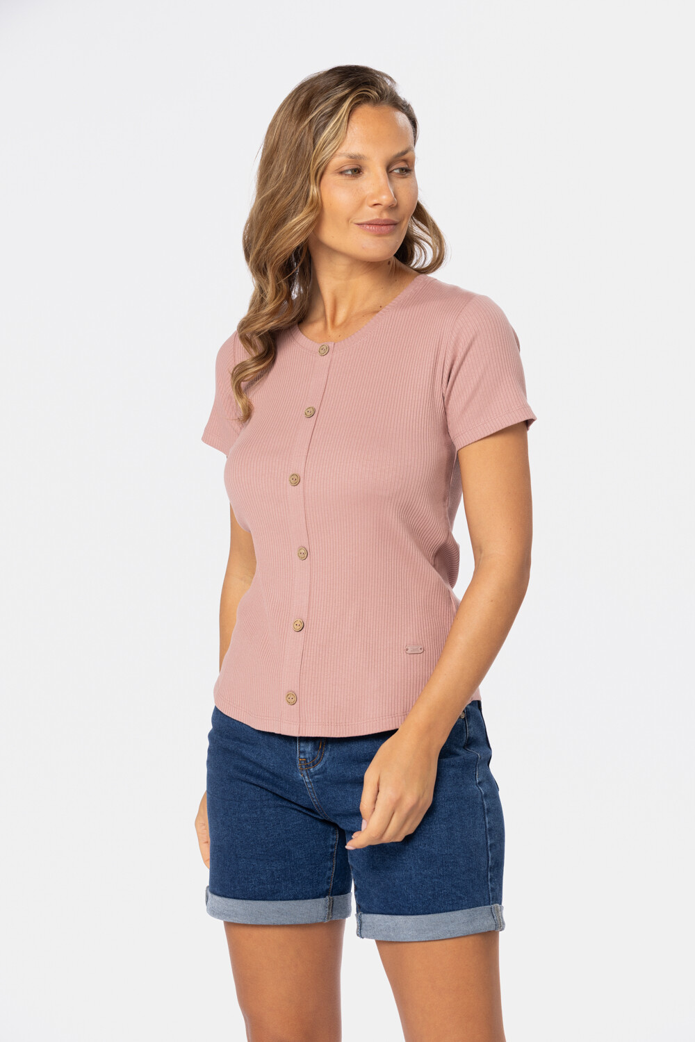 REMERA CON BOTONES Rosado