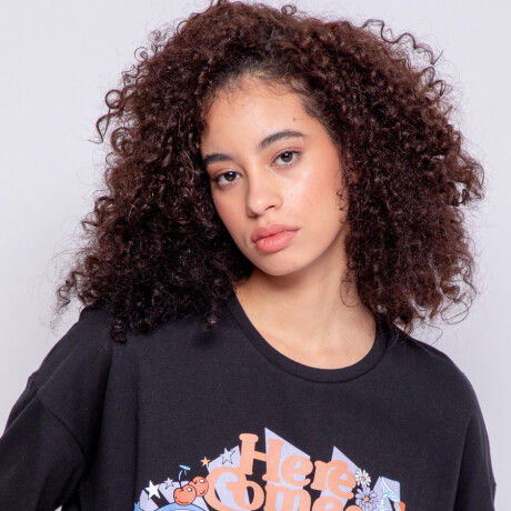 REMERA THE SUN Negro