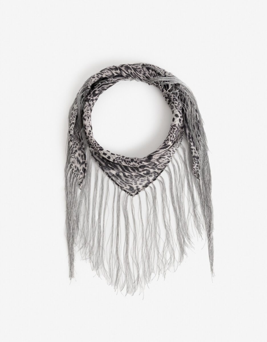 Raso Triangular Con Flecos Y Estampa Animal 