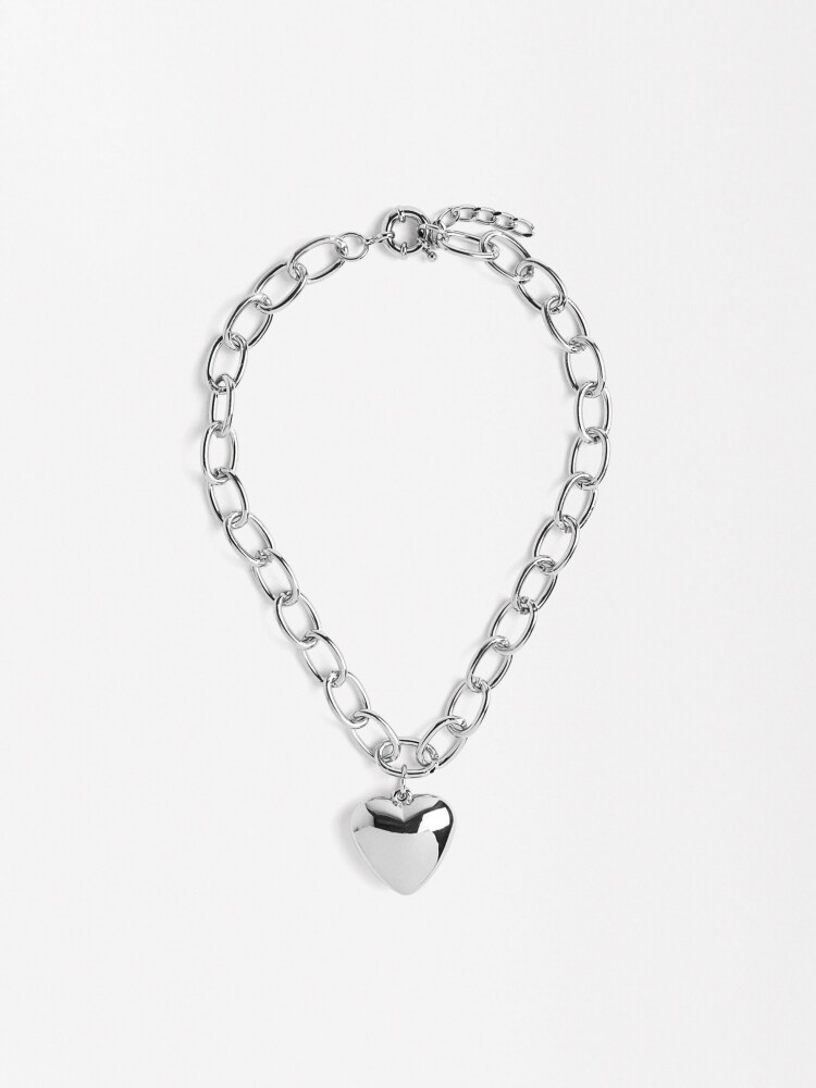 Collar Corto Con Eslabones Corazón plateado