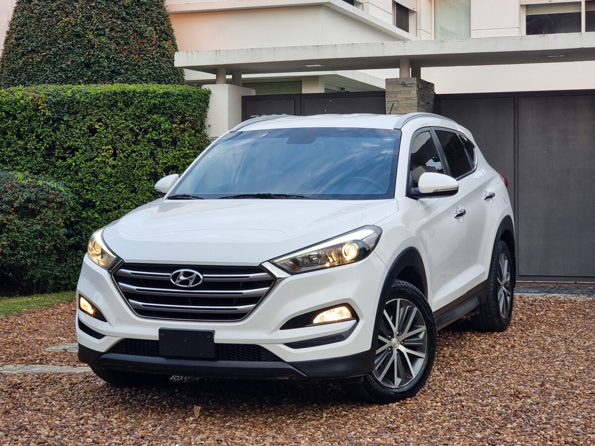 Hyundai Tucson GLS Safe 2.0 AT | Permuta / Financia Hyundai Tucson GLS Safe 2.0 AT | Permuta / Financia