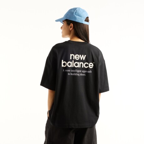 Remera New Balance de Dama -Intelligent Relaxed- WT62N59VBK BLACK