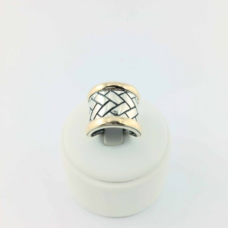 Anillo de plata 925 con double de oro 18k. Anillo de plata 925 con double de oro 18k.