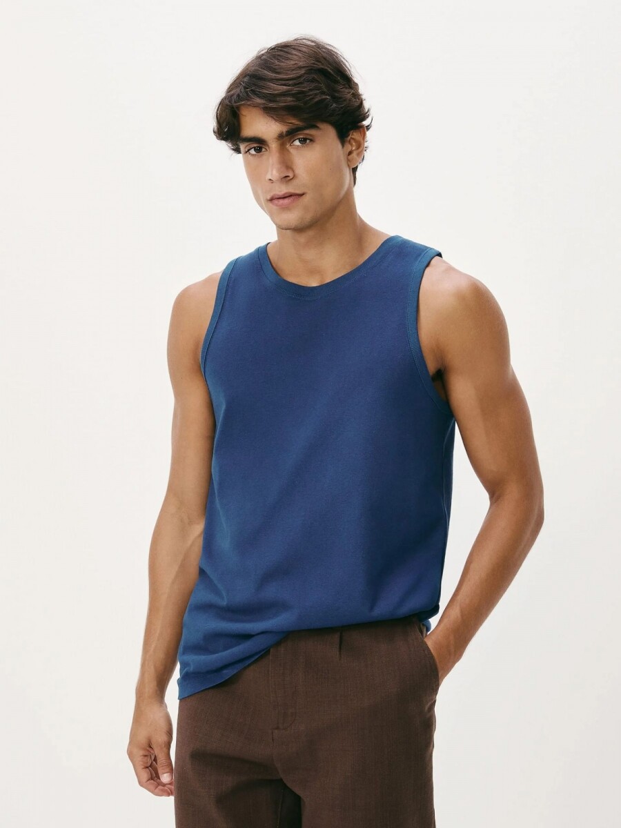 MUSCULOSA BÁSICA WORLD - AZUL 