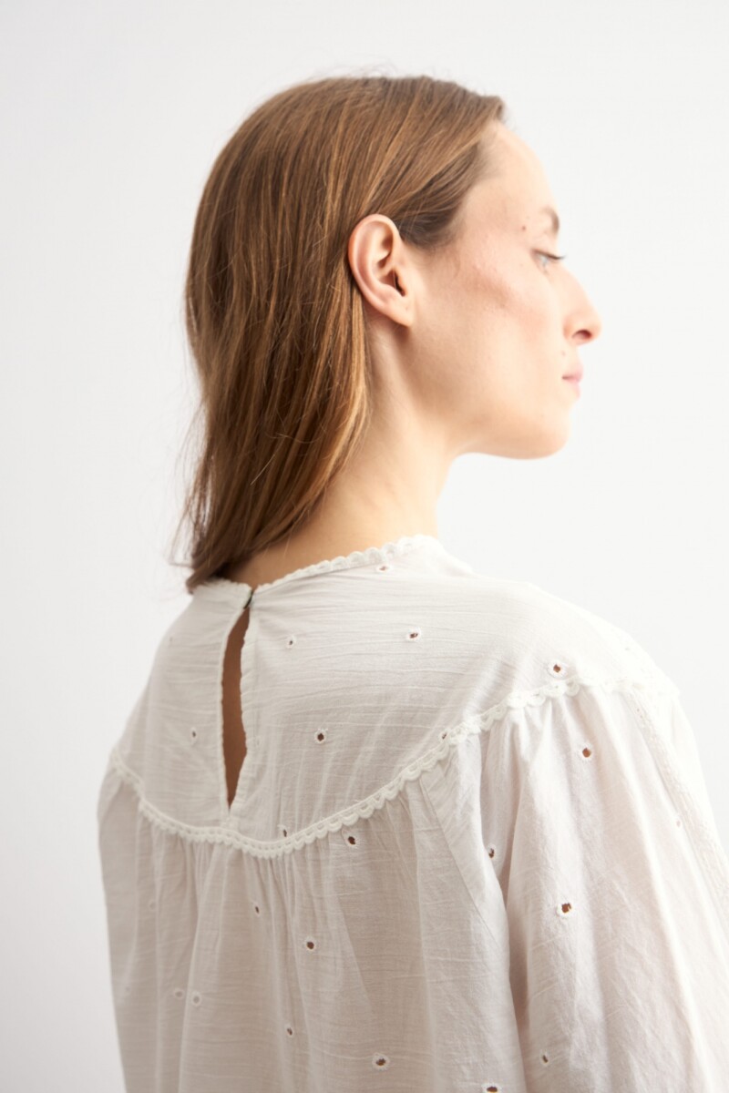 Blusa romántica blanco