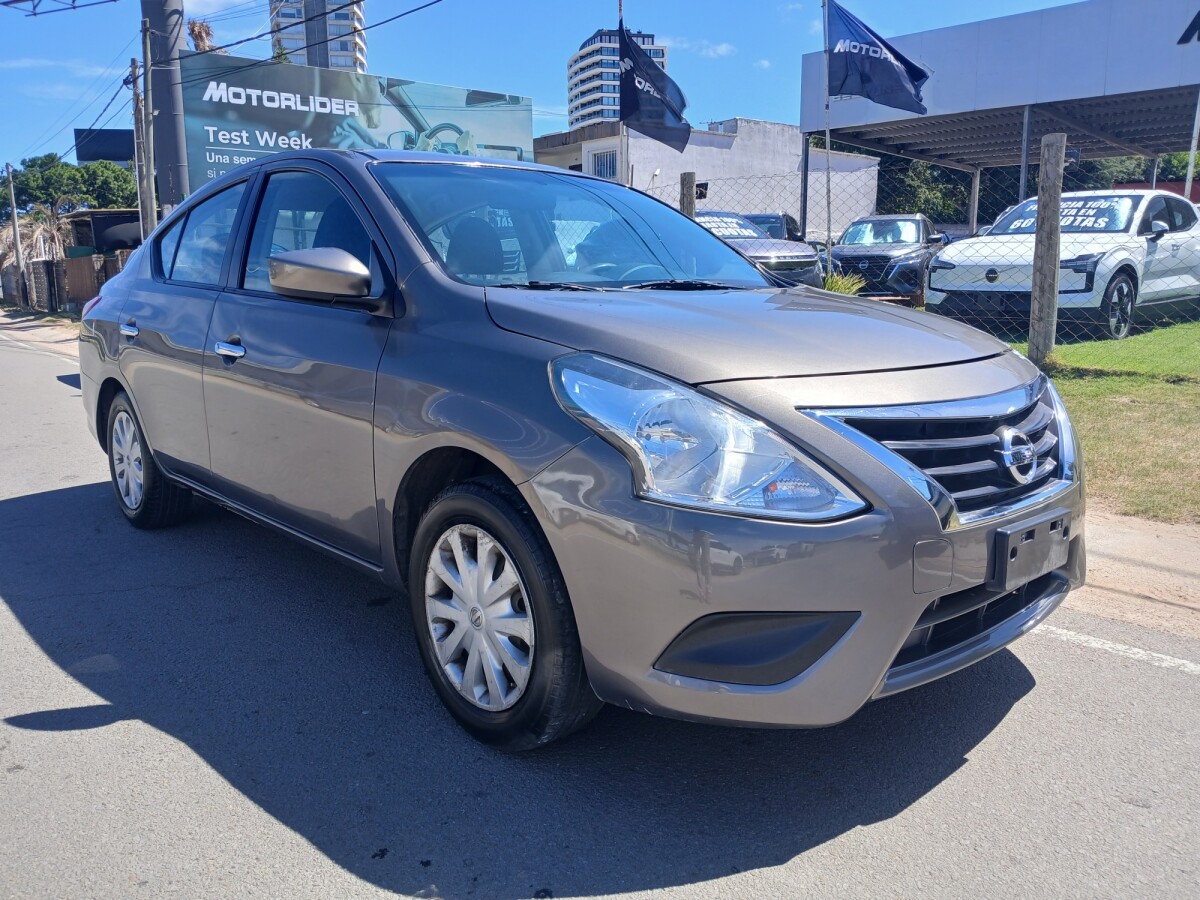 Nissan Versa Drive 1.6 Extra Full | Permuta / Financia Nissan Versa Drive 1.6 Extra Full | Permuta / Financia