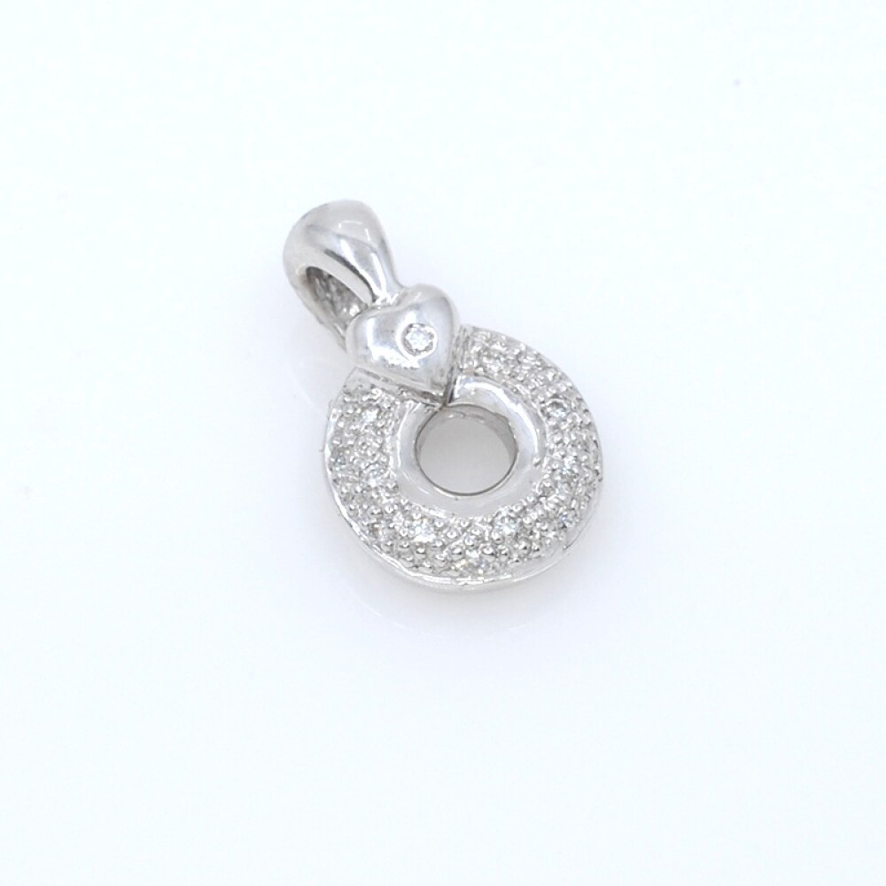 Colgante en oro 18k blanco y brillantes Colgante en oro 18k blanco y brillantes
