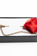 Pin para el Ojal Diseño Flor ROJO