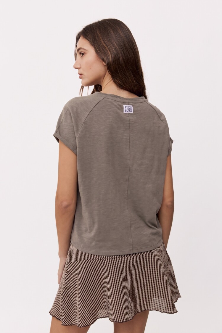 REMERA FEME Cemento