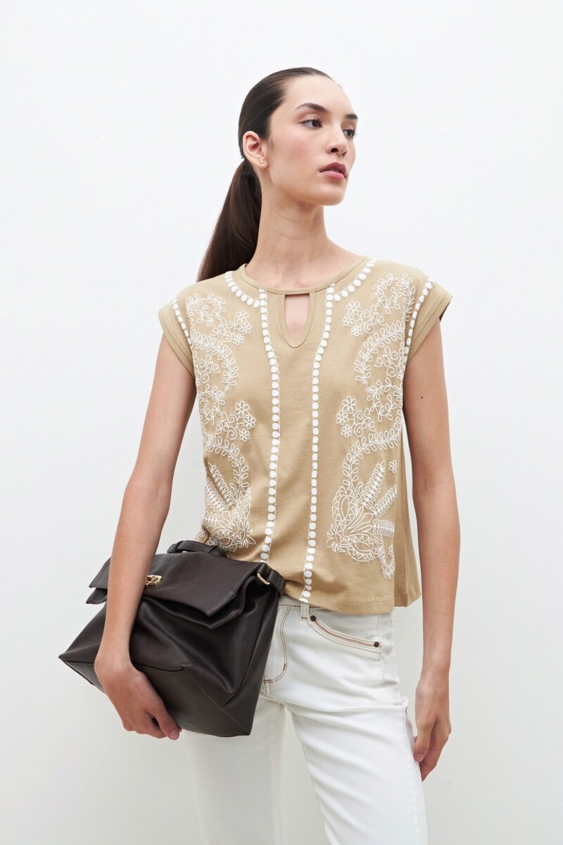 Remera con puff print khaki