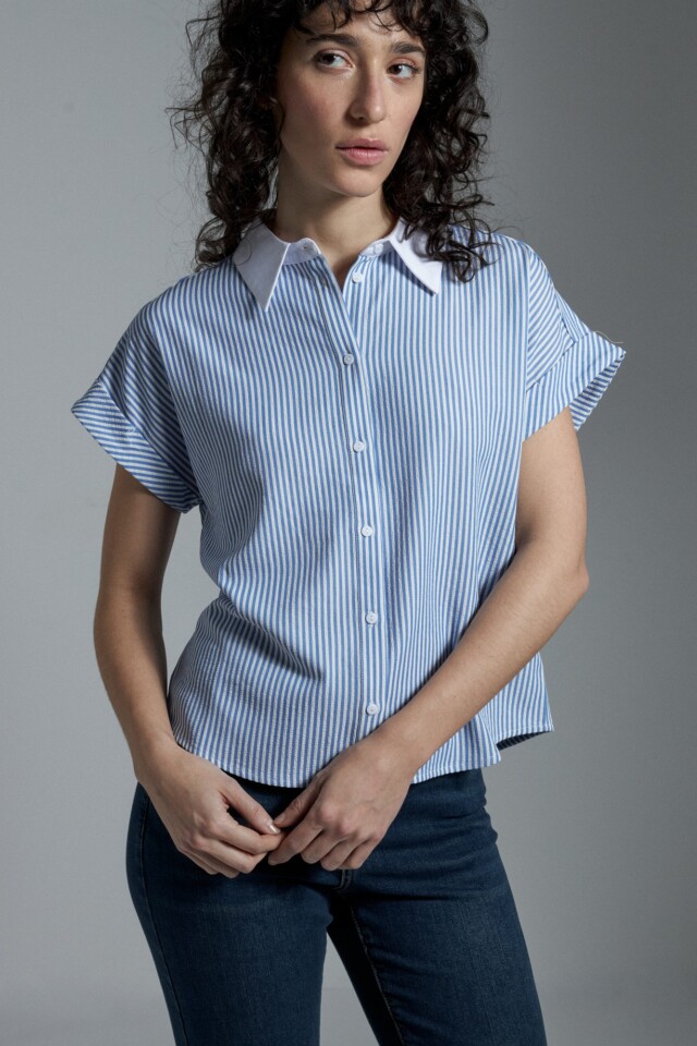 Camisa rayada manga corta azul regata