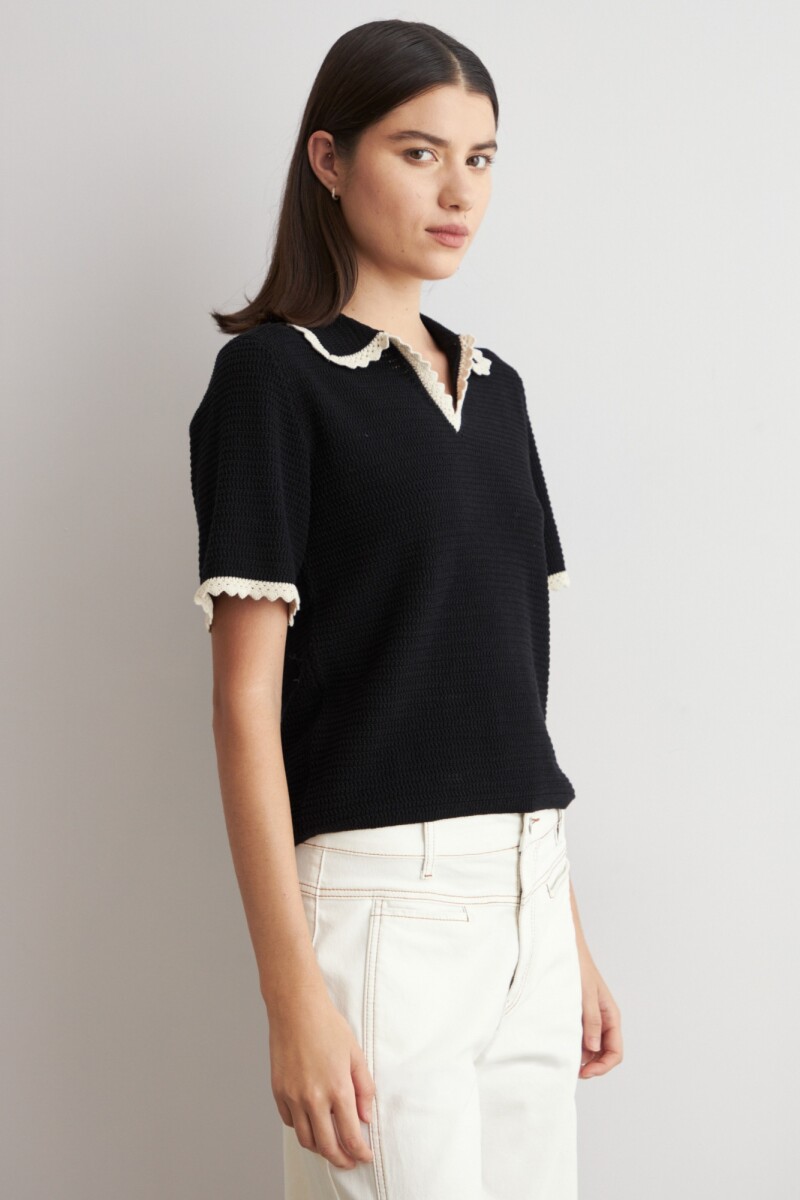 Sweater cuello polo manga corta negro