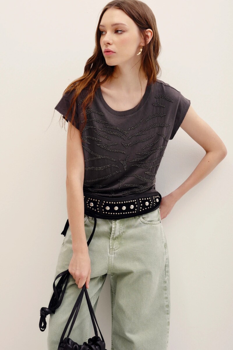 REMERA CEBRA Gris Oscuro