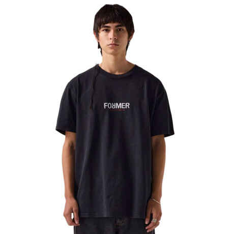 Remera Former Legacy Reaction Negro