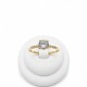 Anillo en Oro con zirconia al centro y en laterales Anillo en Oro con zirconia al centro y en laterales