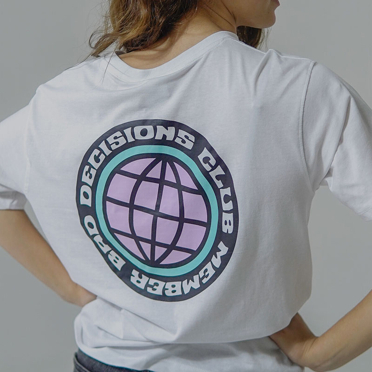 Remera Pulau Bad Decisions - Blanco 