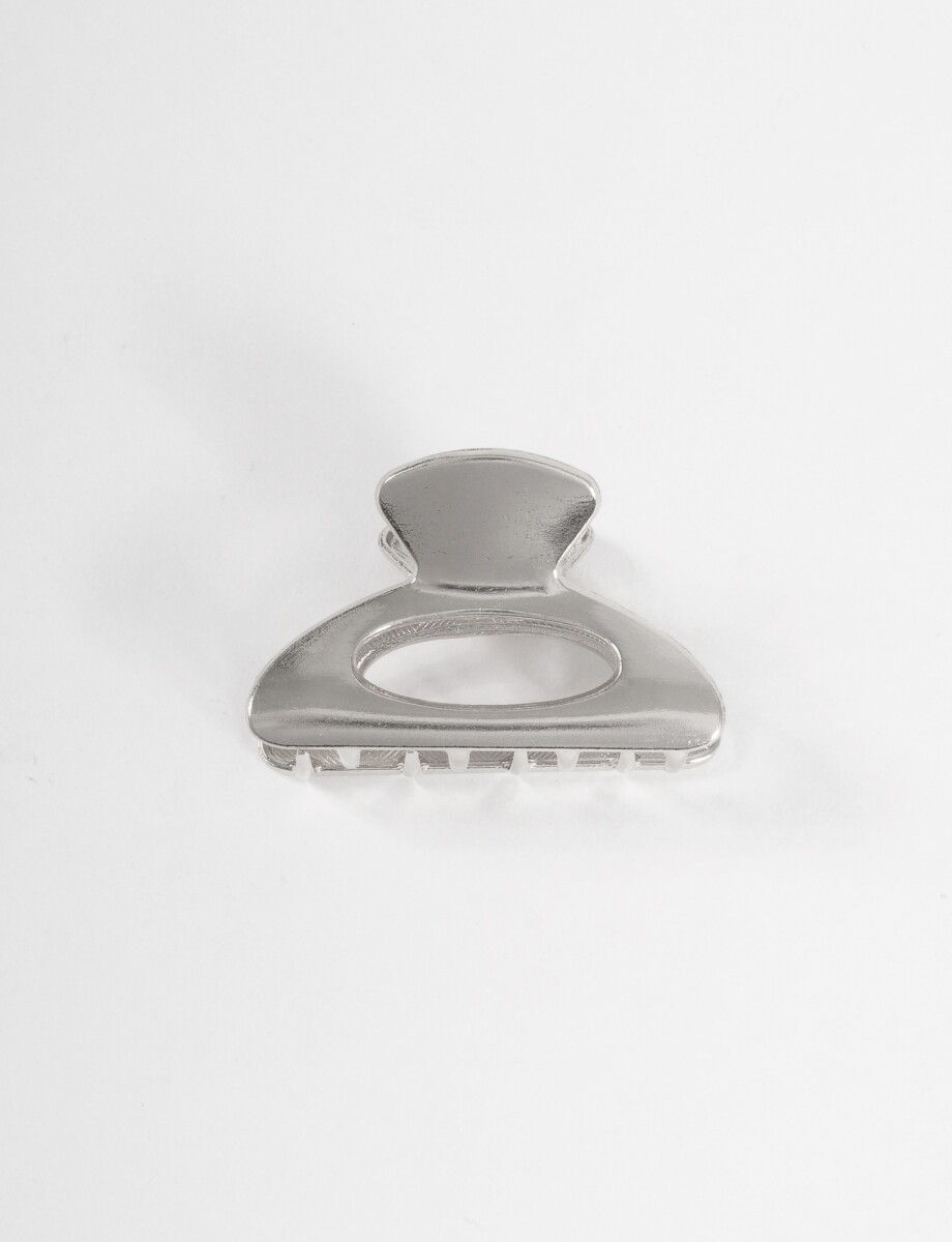 Broche metálico ovalado - plateado 