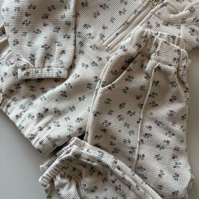 Conjunto De Buzo y Pantalon Jules Conjunto De Buzo y Pantalon Jules