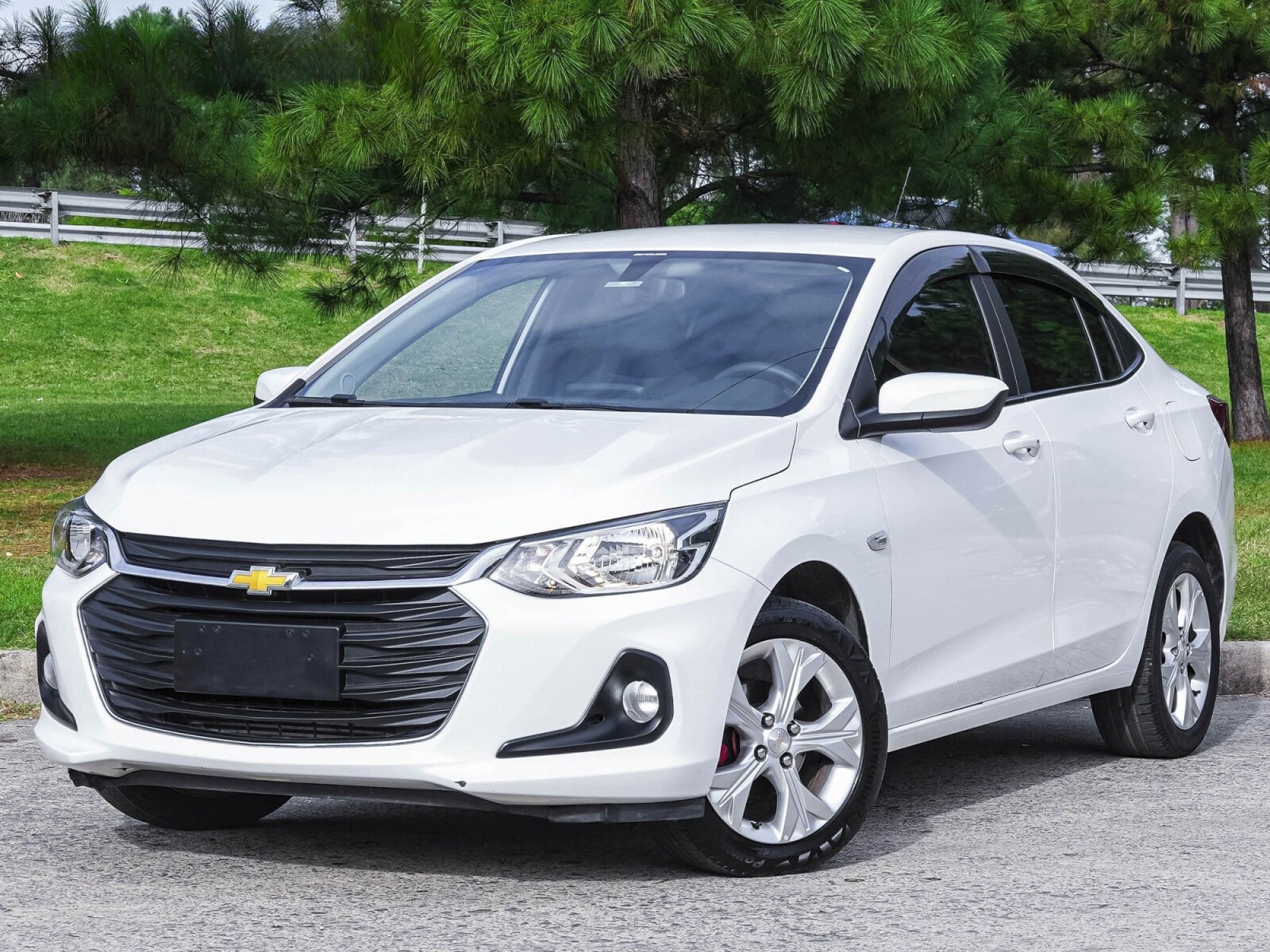 Chevrolet Onix Plus LTZ en garantía | Permuta / Financia 