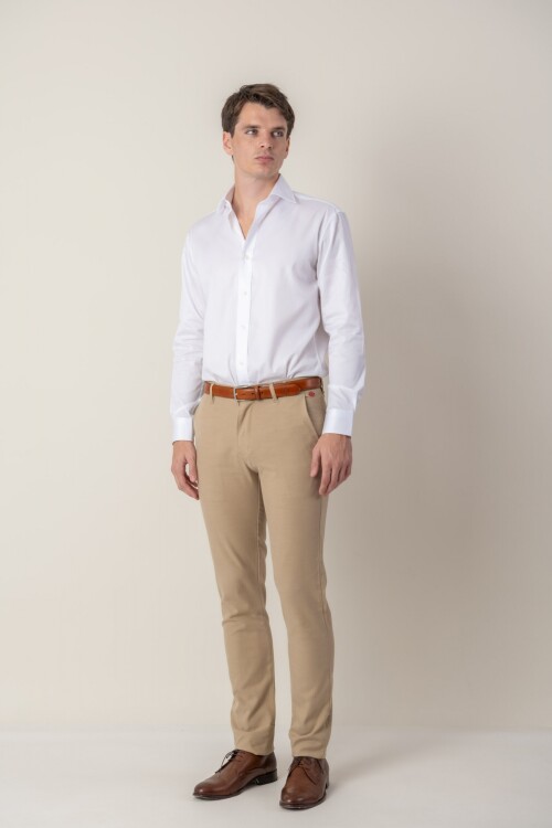 Pantalón de Tencel Slim Fit Beige