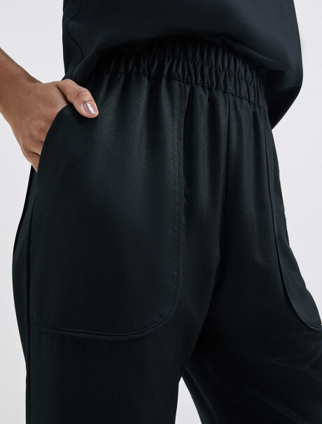 PANTALÓN DE TIRO ALTO CON BOLSILLOS NEGRO