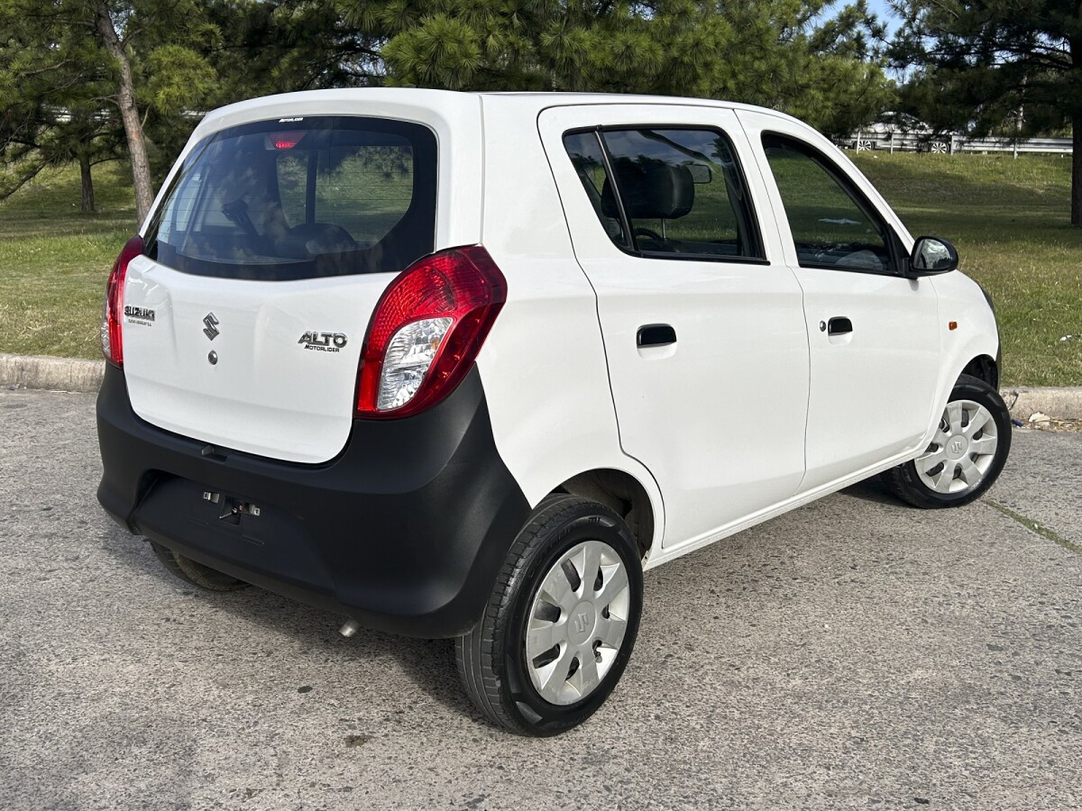 Suzuki Alto STD 800 2022| Permuta / Financia Suzuki Alto STD 800 2022| Permuta / Financia